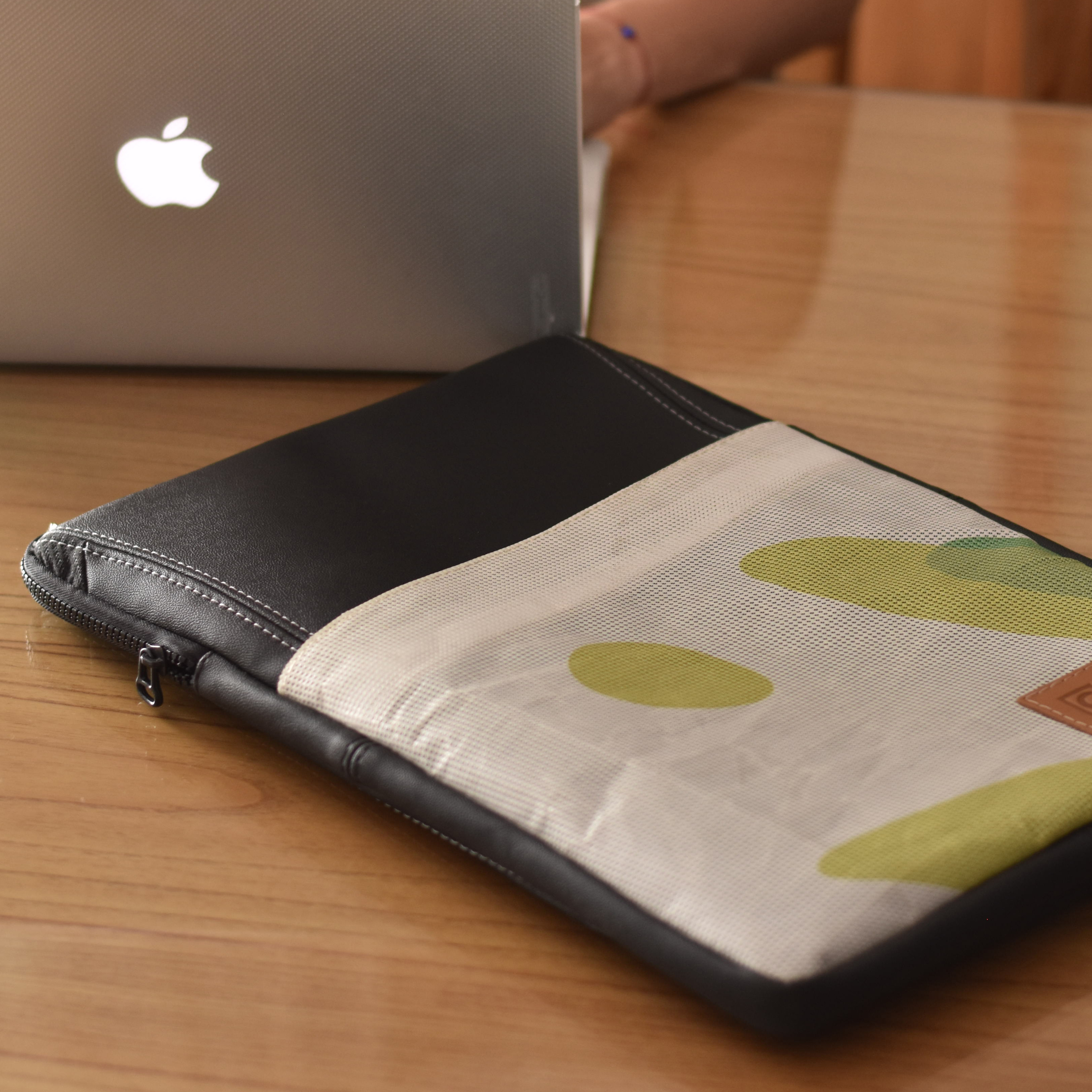 REZET Clients EcoProducts Goethe upcycling banner laptop chase