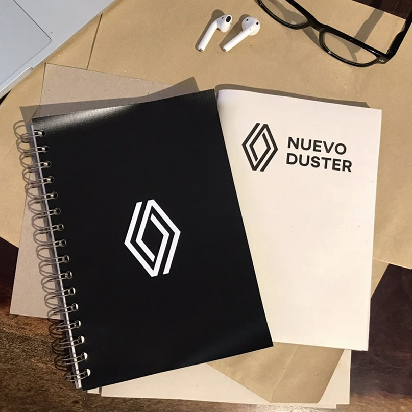 Cuaderno del lanzamiento del Duster